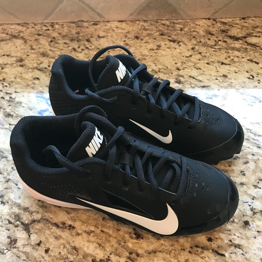 Baseball cleats